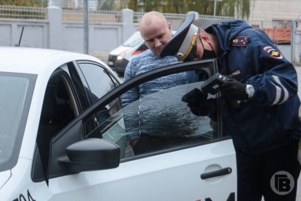 Волгоградцев начнут штрафовать за тонировку на любых машинах